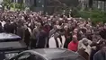 CHP Genel Merkezi önünde taşlı kavga: Mahkeme kararı sonrası ortalık karıştı
