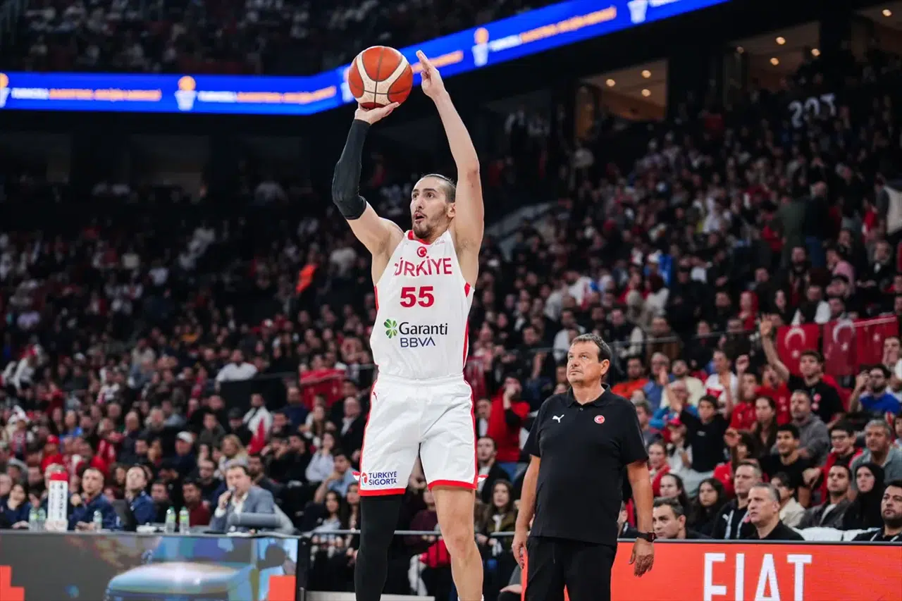 12 Dev Adam'dan farklı galibiyet