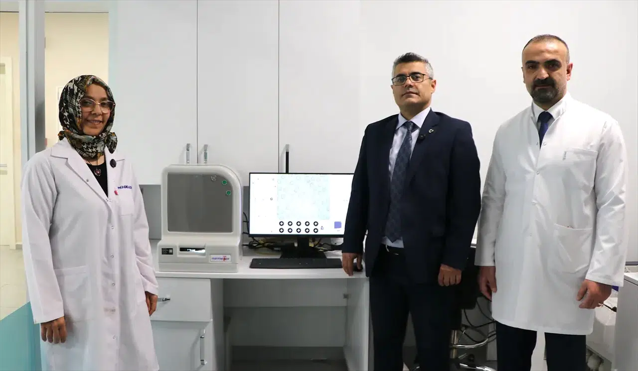 Yapay zekalı cihaz Mantiscope ile uzaktan kan analizi dönemi başladı