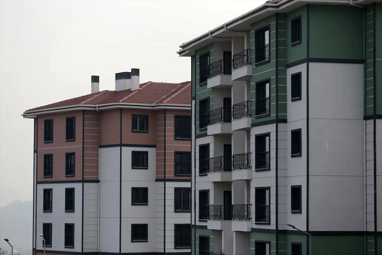 Karabük'te TOKİ konutları hak sahiplerine teslim edildi