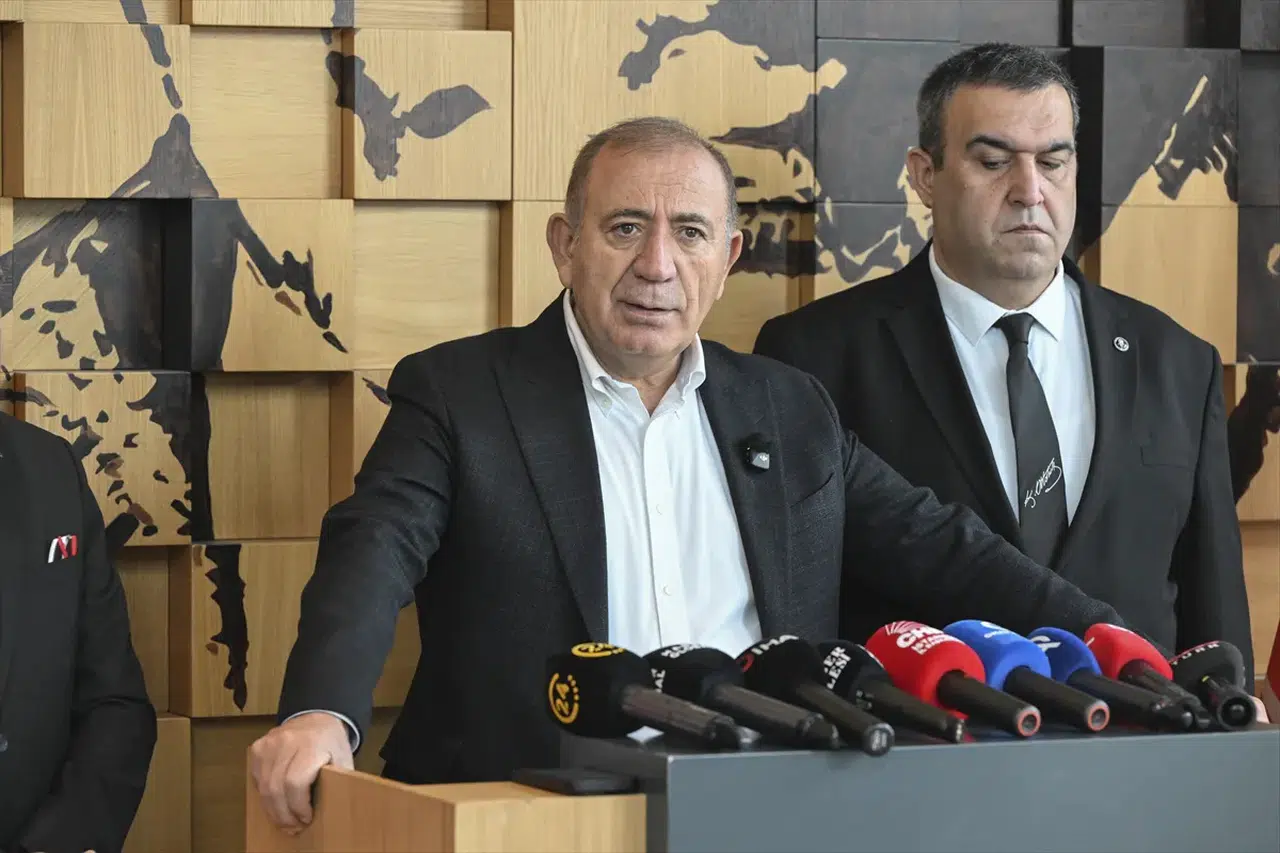 CHP'den "Suç Örgütü Elebaşı" iddialarına hukuki adım