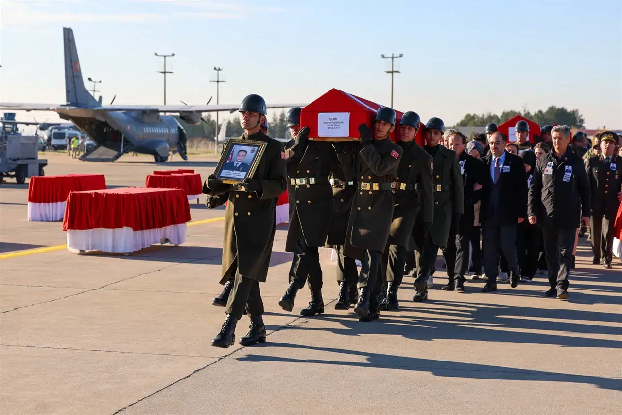 Şehit olan askerlerimiz için Ankara'da tören düzenlendi
