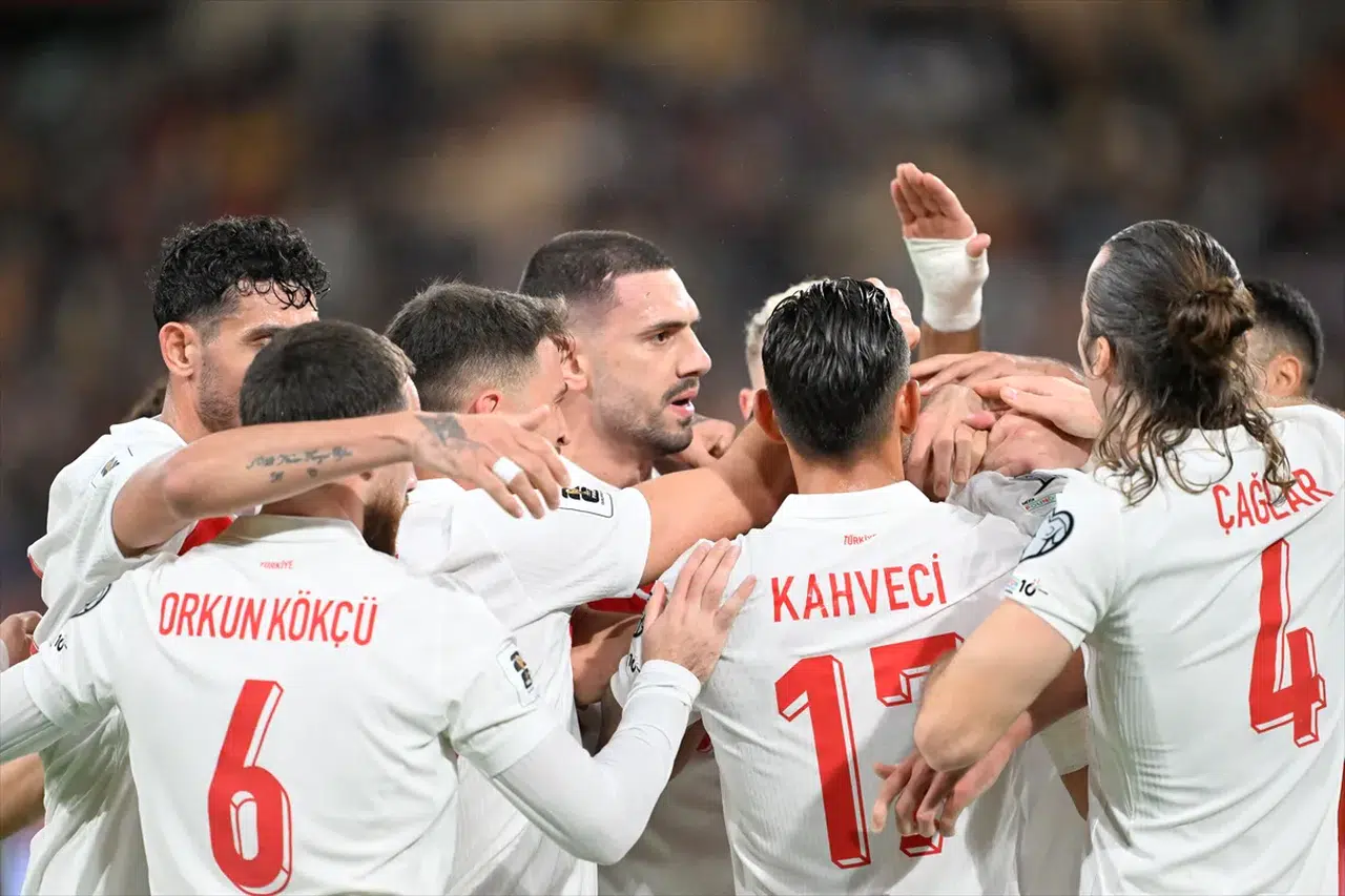 Milliler play-off'ta seri başı! İspanya'dan puanla döndük