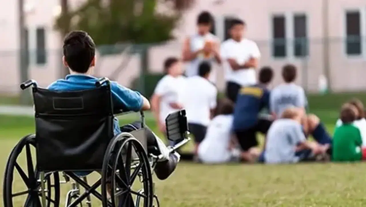 İlk Engelli Hakları Eylem Planı'nda hangi adımlar atıldı?