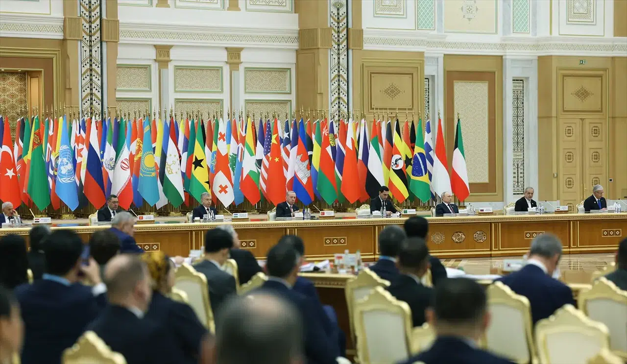 Cumhurbaşkanı Erdoğan: "Türk ve Türkmen halkları aynı kökten gelen iki kardeş millettir"