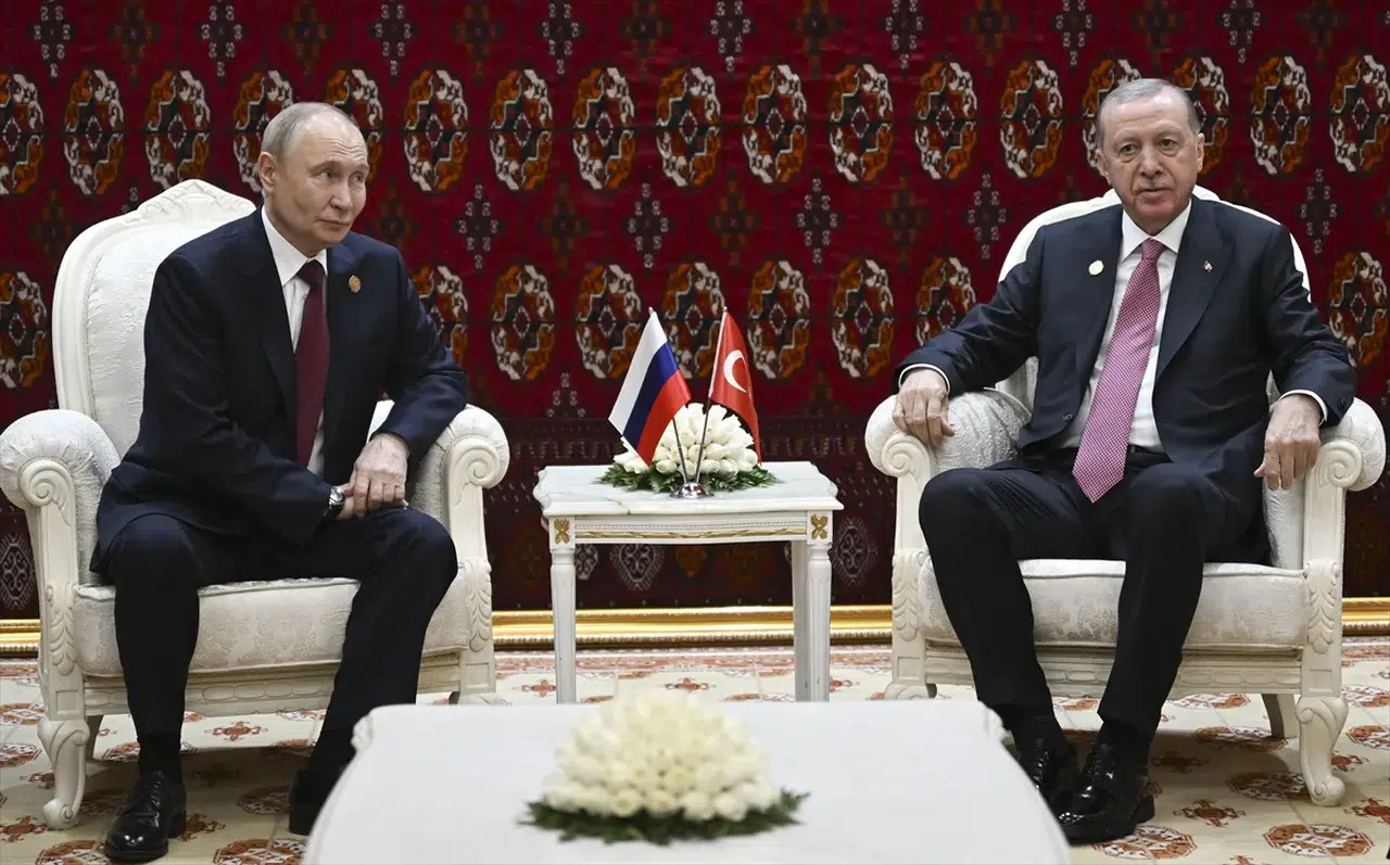 Erdoğan'dan Aşkabat'ta diplomasi trafiği