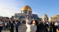 Mescid-i Aksa’da bayram namazı: 140 bin Müslüman saf tuttu  