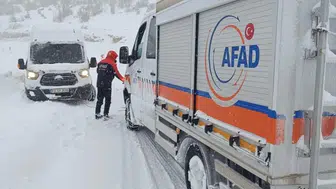 AFAD yoğun kar yağışında vatandaşların yardımına koştu