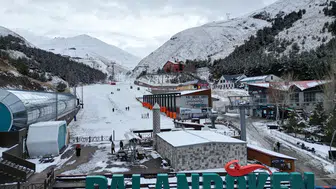 Palandöken'de kayak sezonu depolanan karla başlıyor