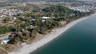 Fethiye kıyı şeridindeki imara aykırı yapılar temizlendi