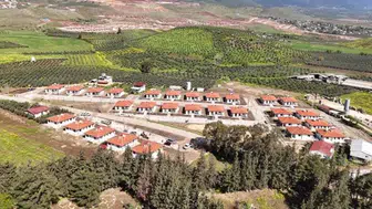 Hatay'da 28 köy evi depremzedelere teslim edildi