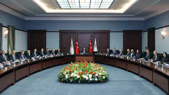 AK Parti MYK'da kritik mesai: Okullarda güvenlik ve dijital tehditler masaya yatırılıyor