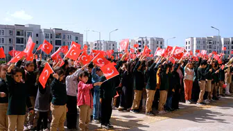 Deprem bölgesinde bayram sevinci: Yeni okulda ilk 23 Nisan heyecanı