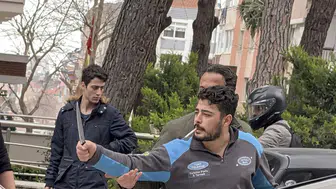 İstanbul’da trafikte bıçaklı dehşet: Tehditler kamerada