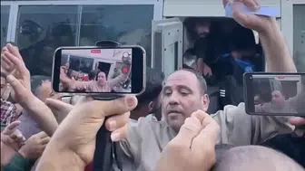 İsrail, Gazze’de alıkoyduğu 24 Filistinliyi serbest bıraktı