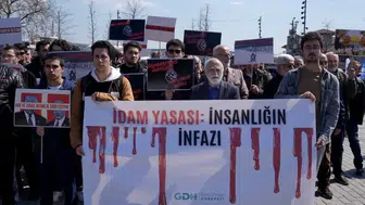 İstanbul’da “idam yasası” tepkisi: Öğrenciler Beşiktaş’ta toplandı