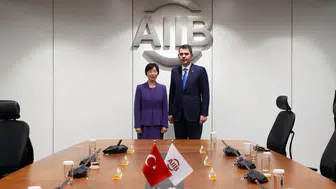 Bakan Kurum, Asya Altyapı Yatırım Bankası Başkanı Zou Jiayi ile görüştü