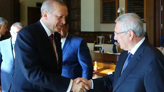 Cumhurbaşkanı Erdoğan'dan Aziz Yıldırım'a tebrik telefonu