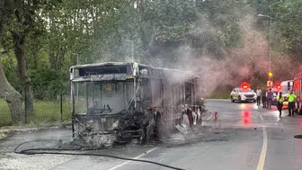 Beykoz’da seyir halindeki İETT otobüsü alevlere teslim oldu