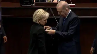 CHP'den istifa eden İstanbul Milletvekili Nimet Özdemir AK Parti’ye katıldı