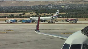 Gaziantep Havalimanı'nda hareketli dakikalar: Yolcu uçağının lastiği patladı