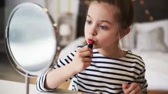 Sosyal medyanın yeni tehlikesi: Çocuklar arasında cilt bakımı ve makyaj takıntısı "Cosmeticorexia"