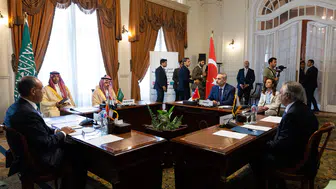 Bölge diplomasisinde hareketli saatler: Dört ülkeden Kahire'de kritik zirve