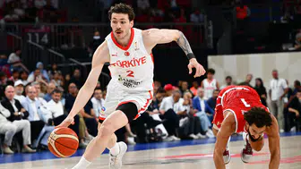 Milliler potada namağlup lider: A Milli Basketbol Takımı, İsviçre'yi 95-72 devirdi