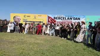 Cumhurbaşkanı Erdoğan, Hakkari'de şenliğe katılan kadınlara telefonda seslendi