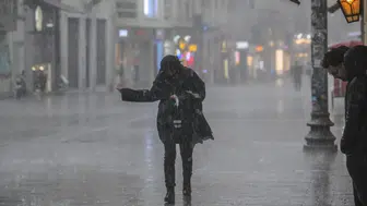 AKOM'dan İstanbul için sarı kodlu fırtına ve gök gürültülü sağanak uyarısı