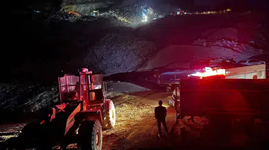 Ordu'da taş ocağı göçüğünde iki işçi mahsur kaldı