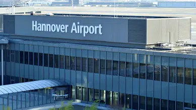 Almanya'da dron krizi: Hannover Havalimanı'nda hava trafiği felç oldu