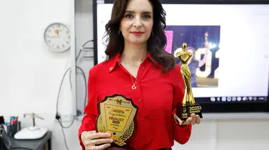 Türk öğretmen Hacer Kılıçkıran’a İngiltere’den büyük ödül