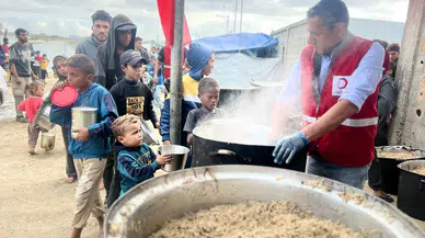 Türk Kızılay'dan Gazze'de günde 35 bin kişiye sıcak yemek desteği