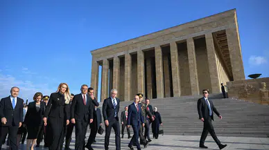 KKTC Cumhurbaşkanı Erhürman Anıtkabir’i ziyaret etti