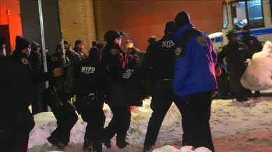 ABD’nin New York kentinde göçmen politikası protestolarında çok sayıda gözaltı