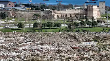 Ecdad yadigarına saygısızlık: Kazlıçeşme Meydanı moloz sahası oldu