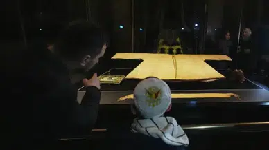 Kutsal emanet Hırka-i Şerif Ramazan ayı dolayısıyla ziyarete açıldı