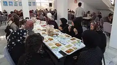 Muhtardan karar: Evlerde iftar yasak, sofralar ortak