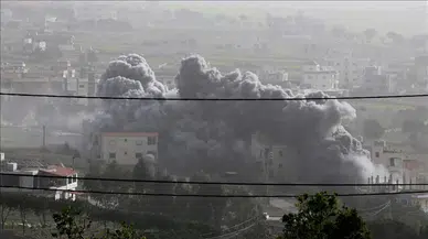 İsrail'in Lübnan'ın güneyinde bir araca düzenlediği İHA saldırısında biri çocuk 3 kişi öldü