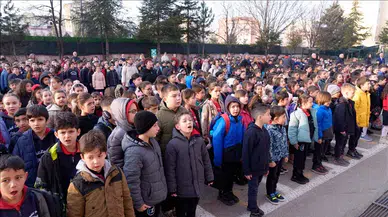 Okullarda 6 Şubat depremlerinde hayatını kaybedenler için saygı duruşunda bulunulacak