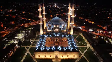 Mimar Sinan'ın "ustalık eseri" Selimiye, yenilenen aydınlatmalarıyla görüntülendi