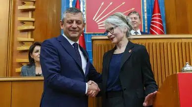 12 yıl sonra “geri dönüş”: Emine Ülker Tarhan’ın CHP’ye dönüşü ne anlatıyor?