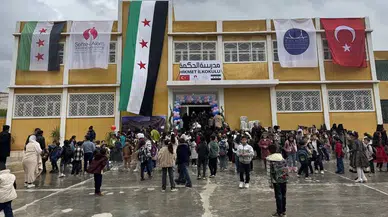 İdlib’de yıkılan okul Türkiye’nin desteğiyle yeniden açıldı