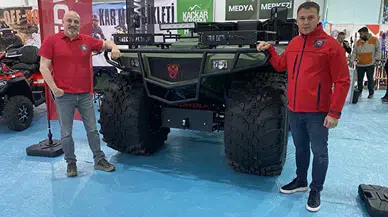 Ruslar vermedi, Türk mühendisler yaptı: Suda yüzen dev “Red Wolf” Rize’de sahneye çıktı