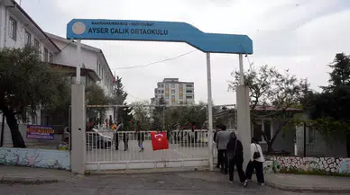 Ayser Çalık Ortaokulu’nda öğrencilerin eşyaları velilere teslim ediliyor