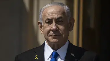 Katil Netanyahu'nun yolsuzluk davası duruşmaya saatler kala ertelendi