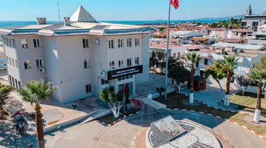 CHP'li Seferihisar Belediyesine rüşvet operasyonu: Veli Ağbaba'nın danışmanı da gözaltında