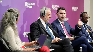 Bakan Kurum, Chatham House’ta konuşma yaptı