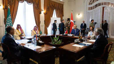 Bölge diplomasisinde hareketli saatler: Dört ülkeden Kahire'de kritik zirve